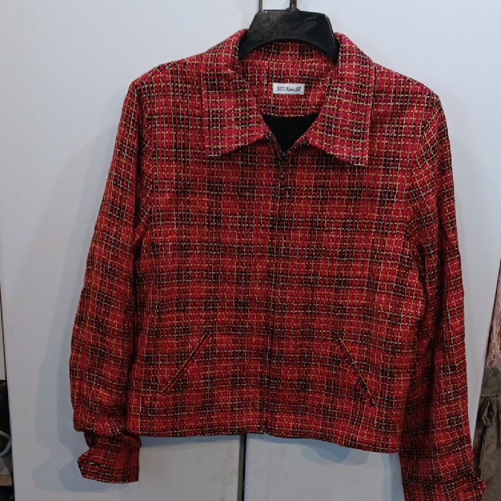 Chic Red Tweed Silk Blazer with Black Accents